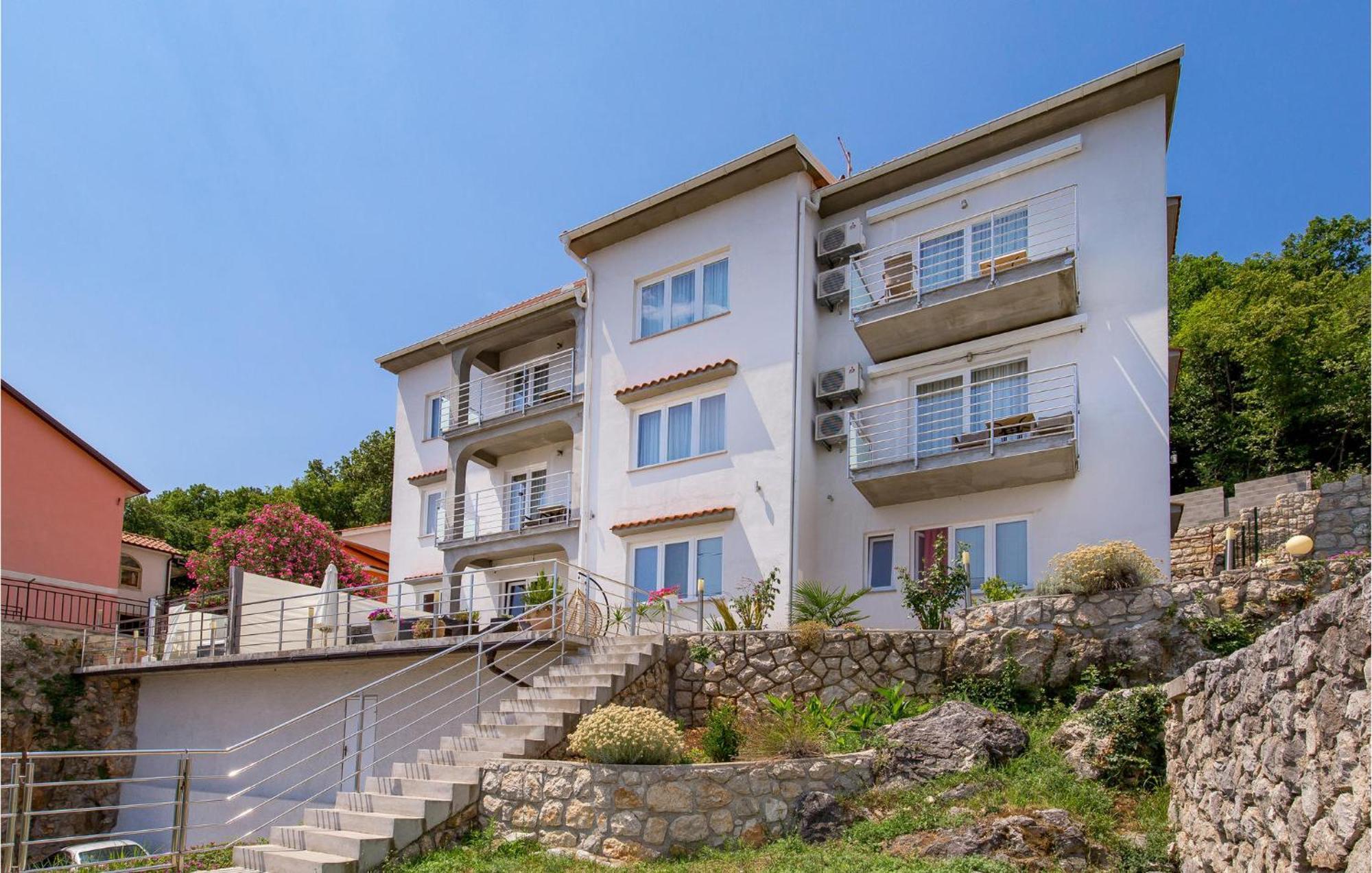 Stunning Apartment In Mošćenička Draga Eksteriør bilde