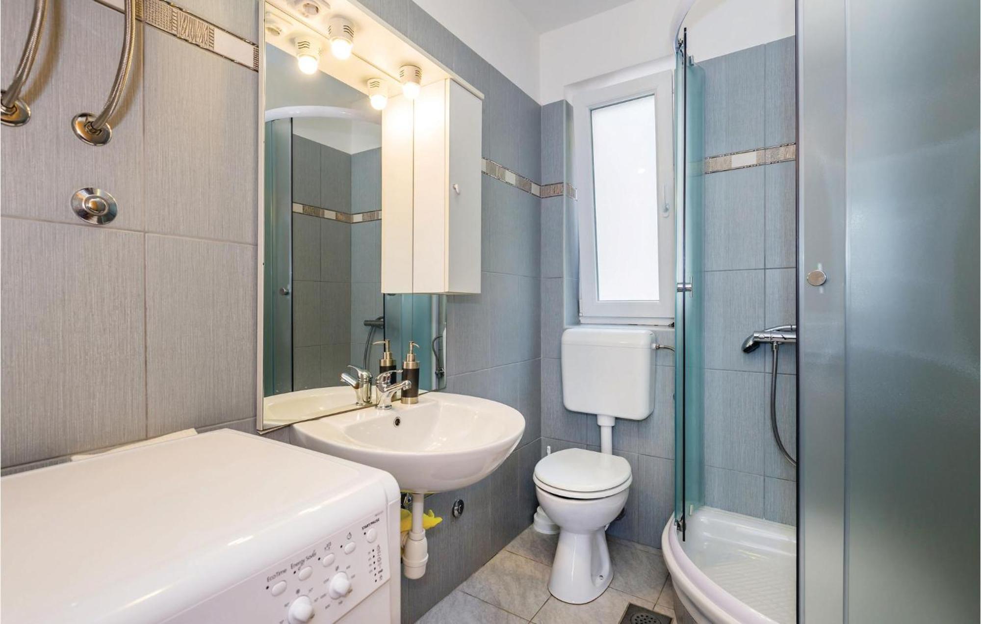 Stunning Apartment In Mošćenička Draga Eksteriør bilde