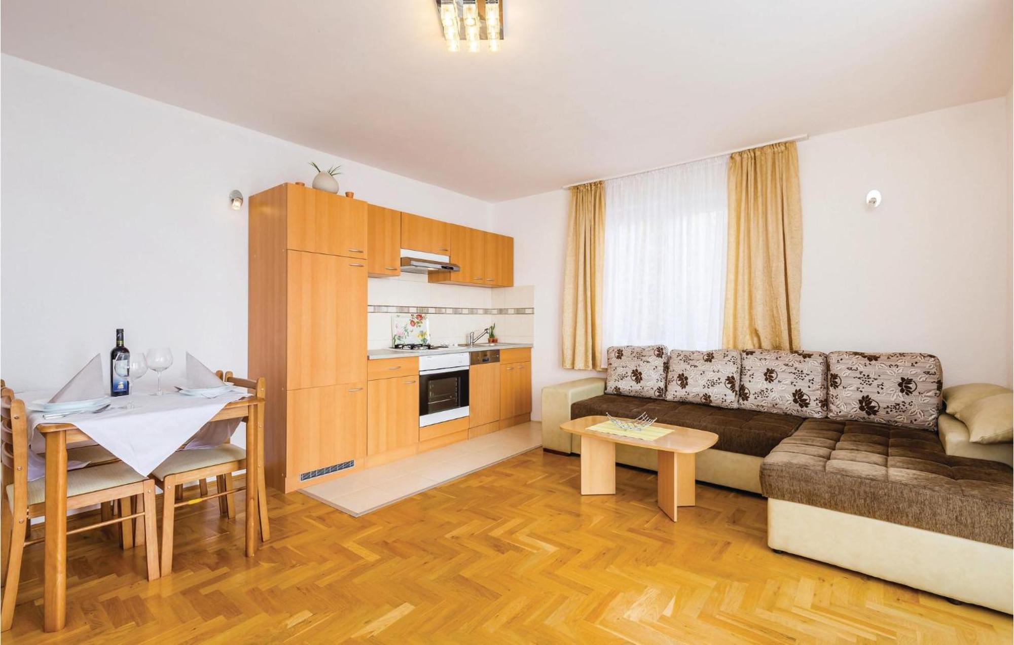 Stunning Apartment In Mošćenička Draga Eksteriør bilde