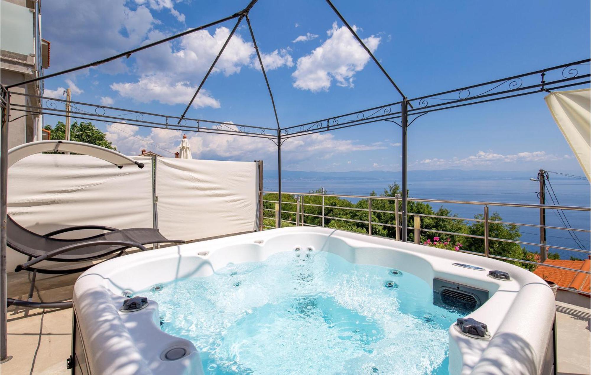 Stunning Apartment In Mošćenička Draga Eksteriør bilde