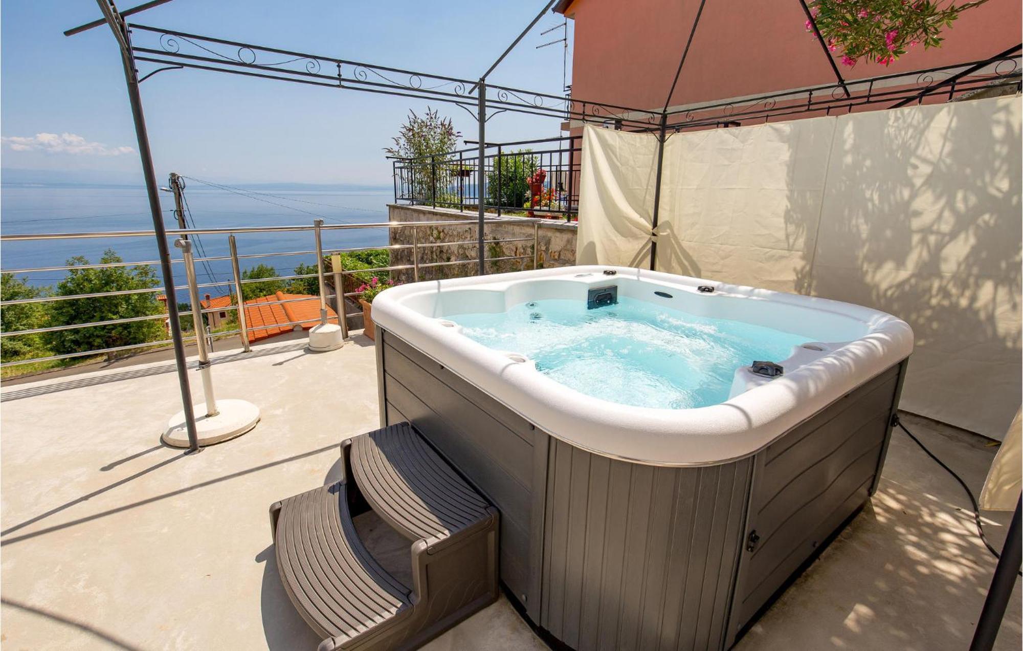 Stunning Apartment In Mošćenička Draga Eksteriør bilde